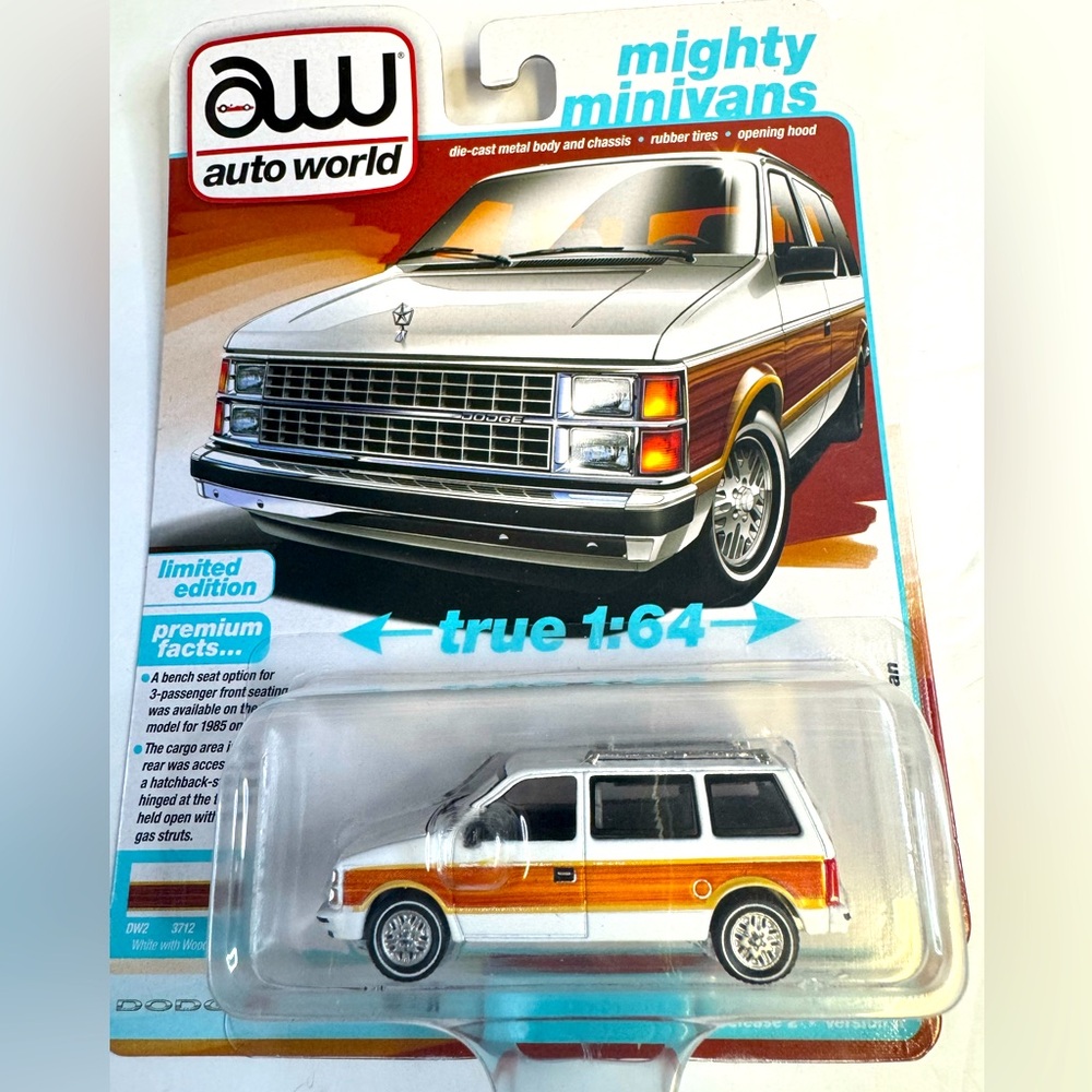 Auto World Mighty Minivans 1985 DODGE CARAVAN